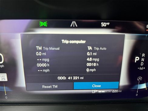 Certified 2022 Volvo XC60 B5 Momentum w/ Climate Package image 24