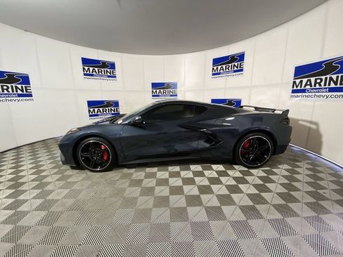 Used 2021 Chevrolet Corvette Stingray Coupe w/ Z51 Performance Package RWD image 10