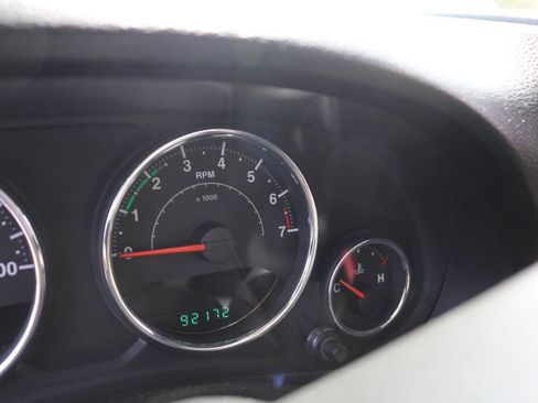 Used 2014 Jeep Wrangler Sport image 86