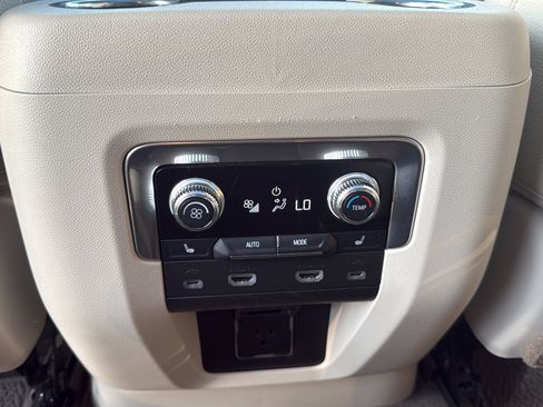 Used 2021 GMC Yukon Denali w/ Denali Ultimate Package RWD image 24