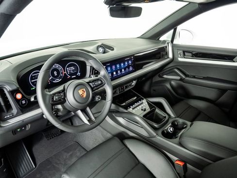 New 2026 Porsche Cayenne Coupe AWD/4WD image 4