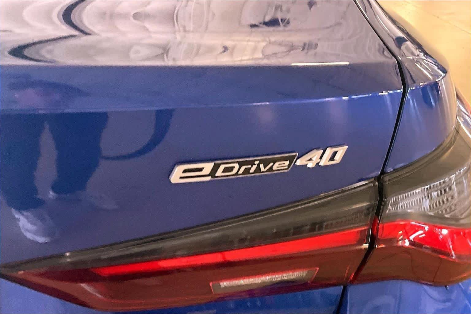 Used 2023 BMW i4 eDrive40 w/ M Sport Package RWD image 9
