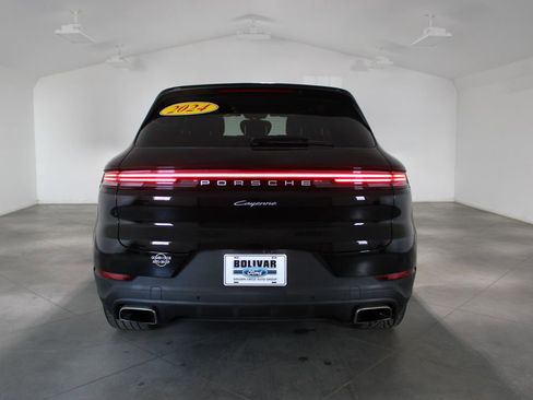 Used 2024 Porsche Cayenne AWD/4WD image 58