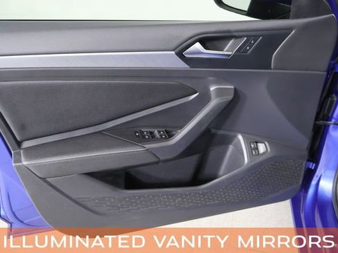 Used 2022 Volkswagen Jetta SE FWD image 17