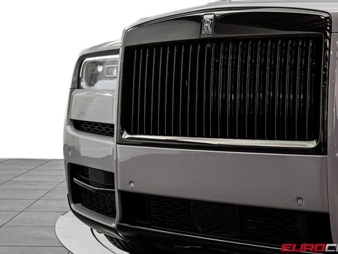 Used 2023 Rolls-Royce Cullinan Black Badge w/ Dark Exterior Package image 13