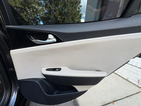 Used 2019 Kia Stinger RWD image 20