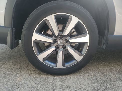 Used 2024 Honda Pilot Touring image 12