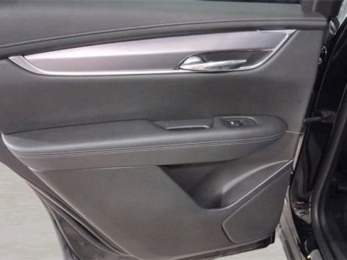 Used 2022 Cadillac XT6 Luxury image 25