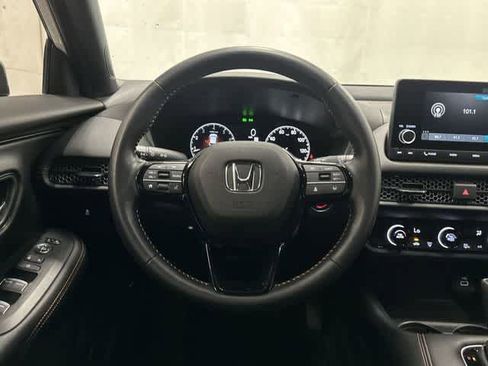 Used 2025 Honda HR-V Sport image 15