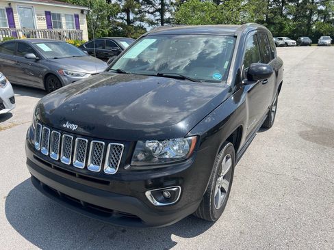 Used 2017 Jeep Compass High Altitude FWD image 2