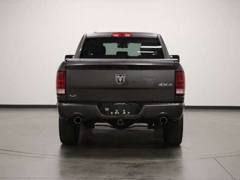 Used 2017 RAM 1500 Express AWD/4WD image 7