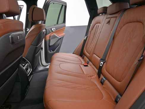 New 2026 BMW X5 xDrive40i AWD/4WD image 16