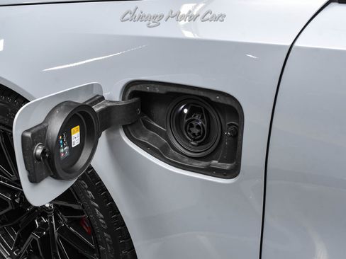 Used 2025 BMW M5 w/ Carbon Package image 37