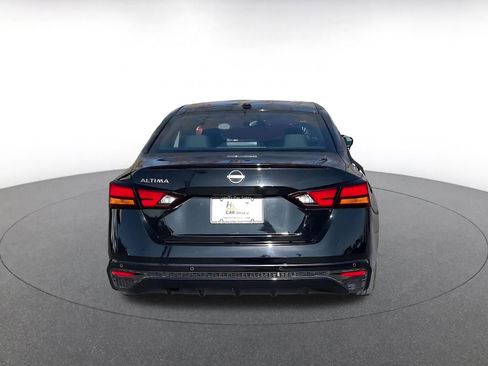 Used 2025 Nissan Altima 2.5 SV image 12