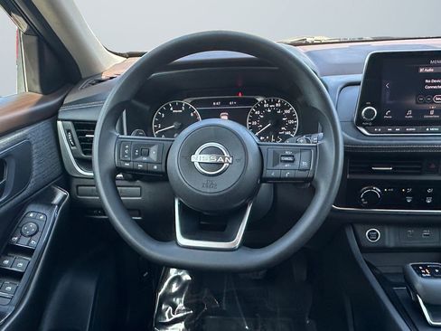 Used 2023 Nissan Rogue S FWD image 12