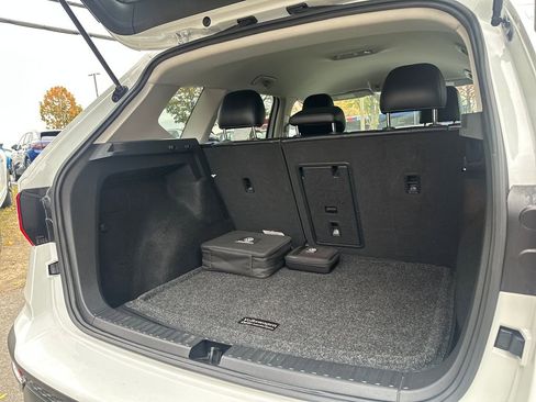 Certified 2022 Volkswagen Taos SE image 14