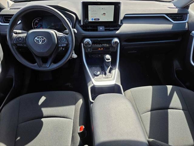 Used 2025 Toyota RAV4 LE AWD/4WD image 18
