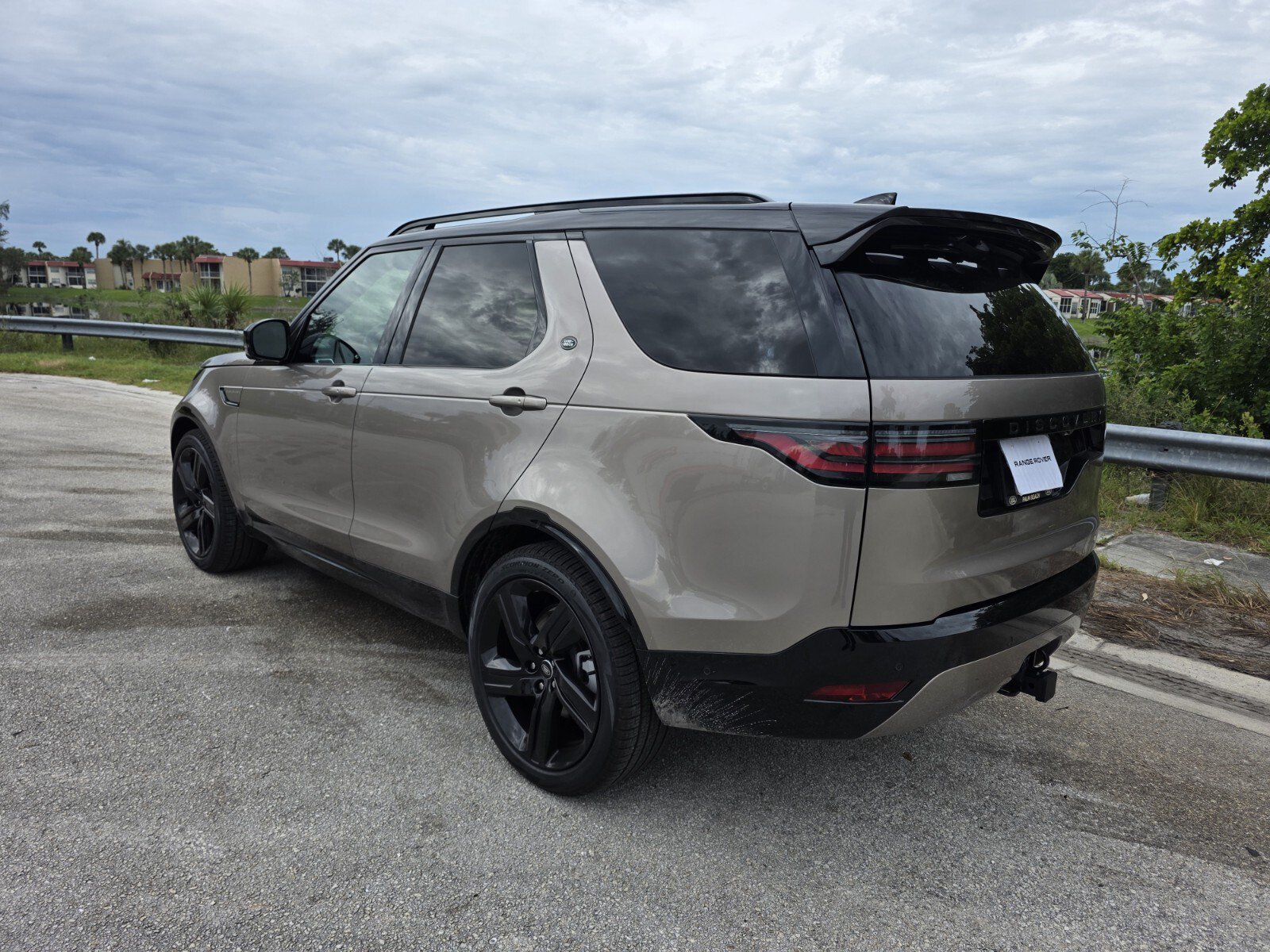New 2026 Land Rover Discovery Dynamic SE AWD/4WD image 2
