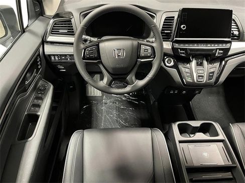 New 2026 Honda Odyssey Touring image 13