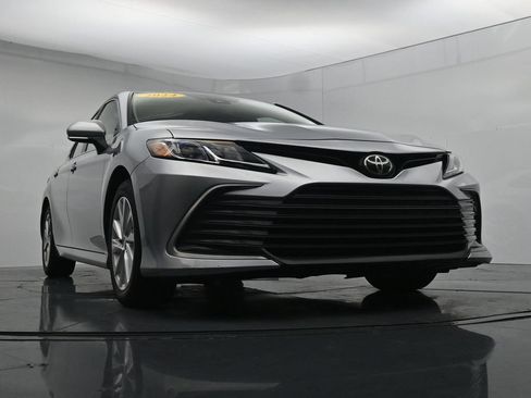 Used 2024 Toyota Camry LE w/ Convenience Package FWD image 36