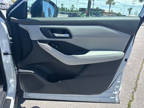 Used 2026 Nissan Rogue Dark Armor FWD image 17