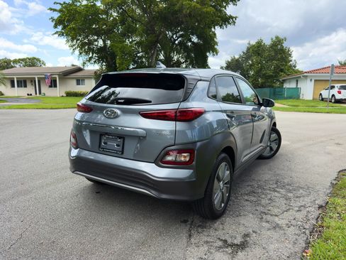 Used 2021 Hyundai Kona Ultimate w/ Cargo Package FWD image 10