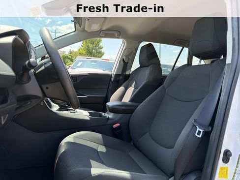 Used 2021 Toyota RAV4 LE AWD/4WD image 13