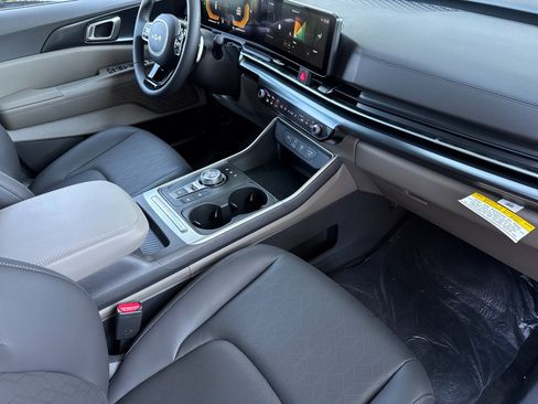 New 2026 Kia Carnival LXS image 16