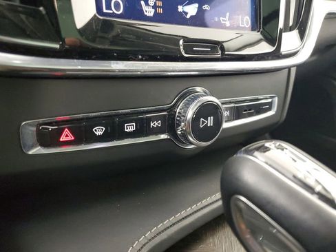 Used 2018 Volvo V90 T6 Cross Country w/ Convenience Package image 30