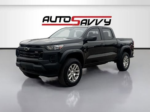Used 2023 Chevrolet Colorado Trail Boss w/ Technology Package image 3