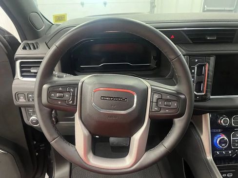 Used 2023 GMC Yukon Denali AWD/4WD image 14