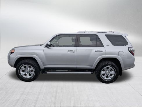 Used 2018 Toyota 4Runner SR5 Premium AWD/4WD image 3