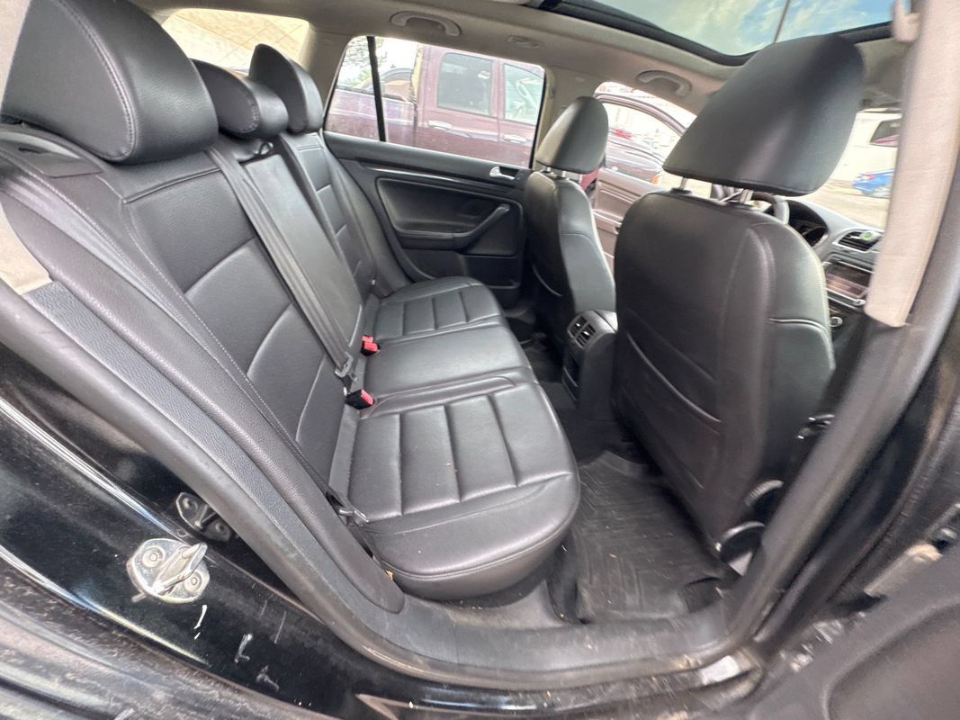 Used 2012 Volkswagen Jetta SE FWD image 14