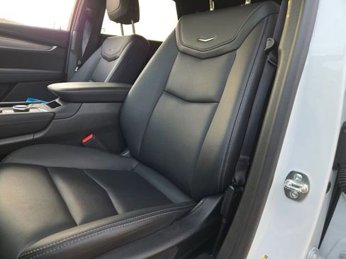 New 2025 Cadillac XT5 Luxury image 27