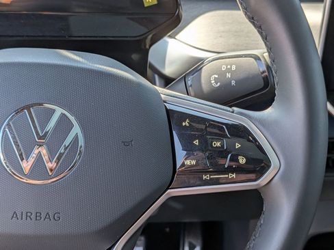 Used 2025 Volkswagen ID. Buzz Pro S Plus image 19