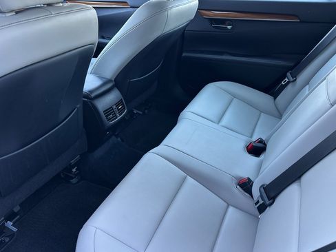 Used 2013 Lexus ES 300h image 15