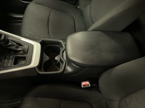 Used 2021 Toyota RAV4 XLE AWD/4WD image 20