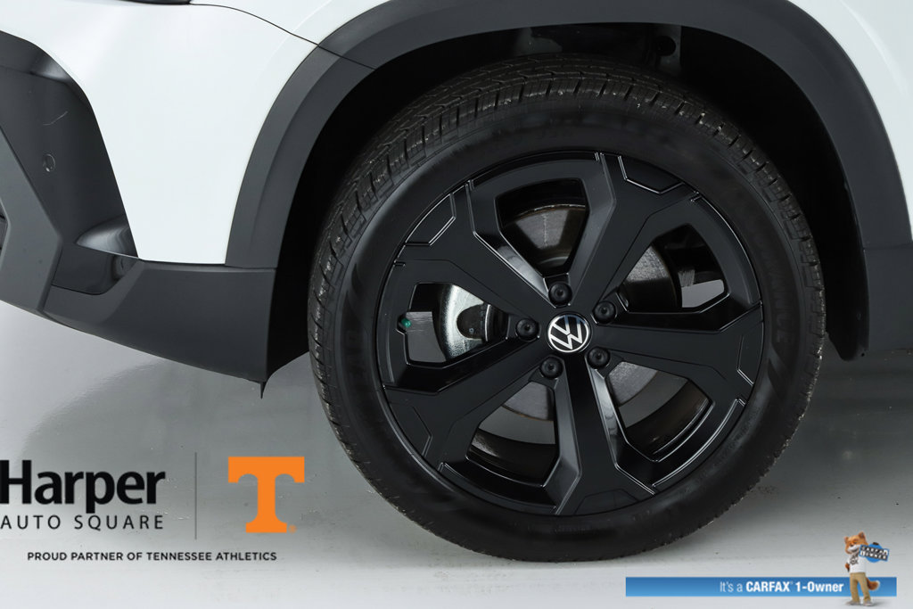 Used 2025 Volkswagen Taos SE AWD/4WD image 43