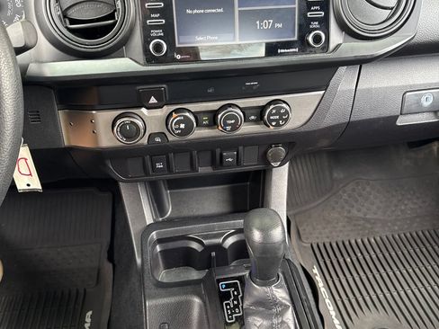 Used 2020 Toyota Tacoma SR AWD/4WD image 16
