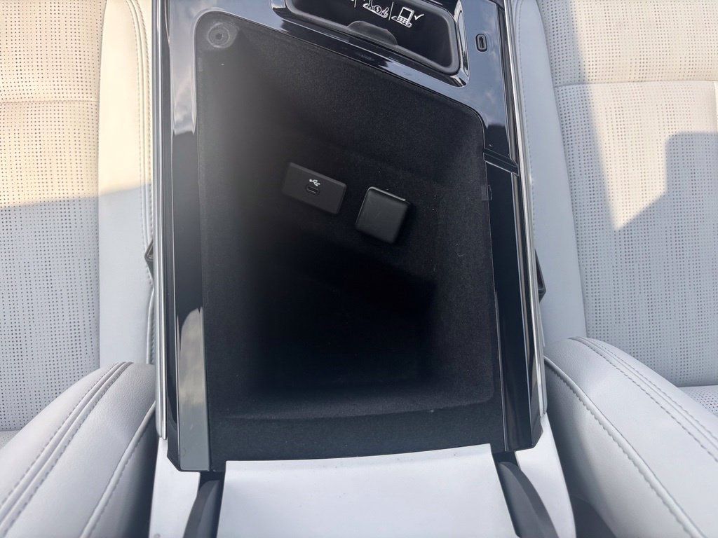 Certified 2024 Cadillac Lyriq Luxury AWD/4WD image 27