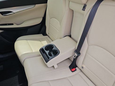 Used 2022 INFINITI QX50 Essential image 17