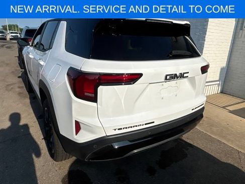 Used 2026 GMC Terrain Elevation w/ Black Edition AWD/4WD image 9