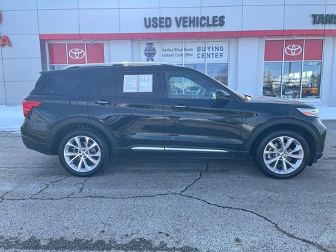 Used 2023 Ford Explorer Platinum w/ Technology Package image 7
