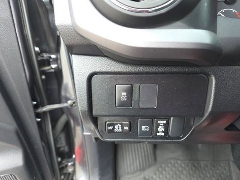 Used 2023 Toyota Tacoma TRD Sport image 17