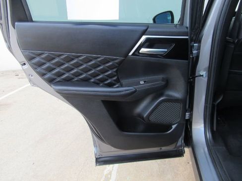 Used 2022 Mitsubishi Outlander SEL image 18