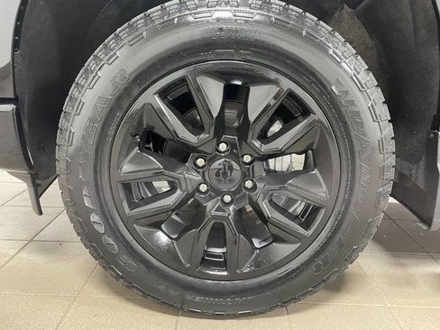 Used 2024 Chevrolet Silverado 1500 Custom AWD/4WD image 7