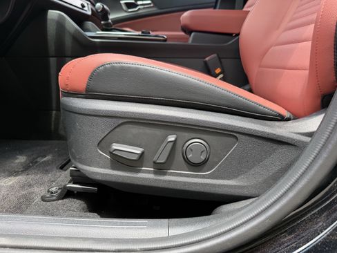 New 2025 Kia Sportage SX image 30