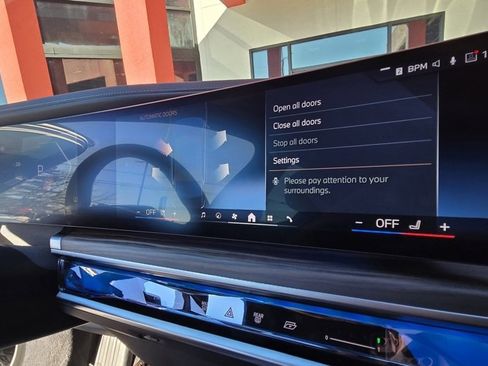 Used 2024 BMW i7 eDrive50 w/ Executive Package image 22