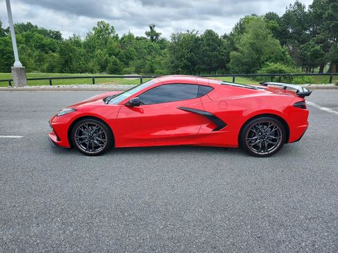 Used 2025 Chevrolet Corvette Stingray Preferred Cpe w/ Z51 Performance Package RWD image 2