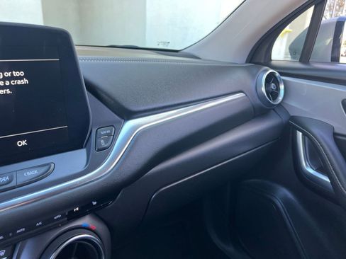 Used 2025 Chevrolet Blazer LT image 37